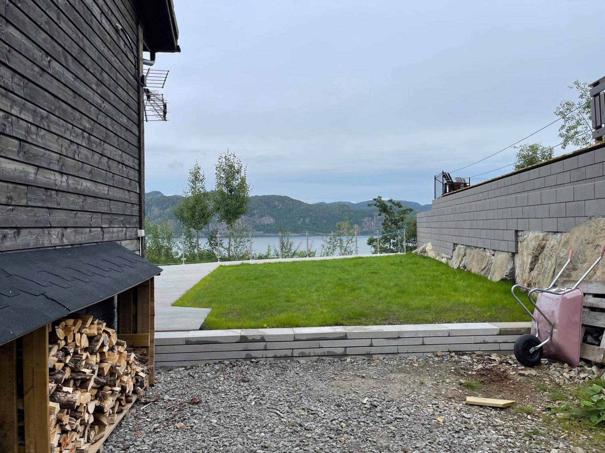 Lakes And Mountain, We Got Both! Moi Exterior foto